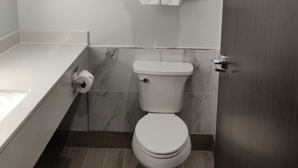 Standard Room, 2 Queen Beds, Non Smoking, Kitchenette - Photo 5