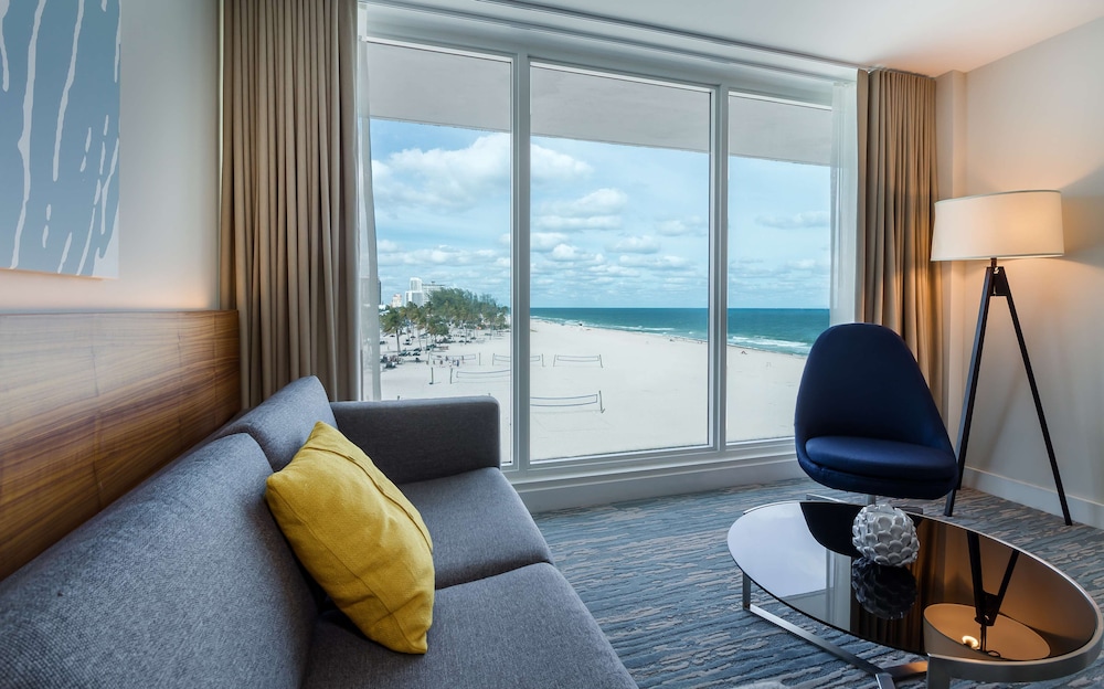 Junior Studio Suite, 1 King Bed with Sofa bed, Ocean View (Junior Suite Ocean View King Bed Room) - Photo 11