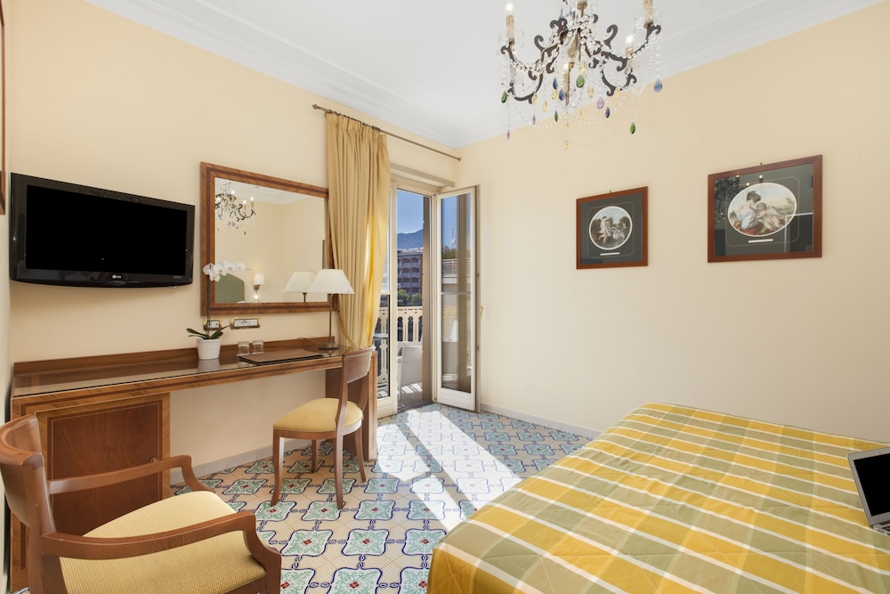 Comfort Double or Twin Room, Balcony - Photo 5