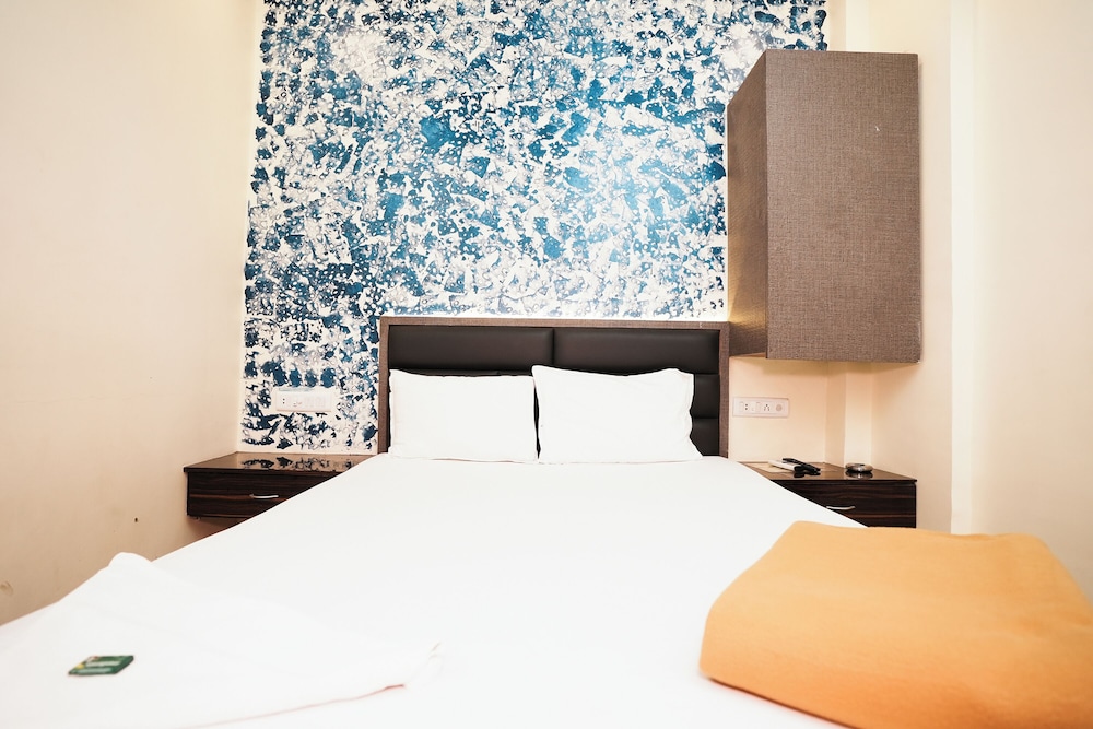 Deluxe Room - Photo 11