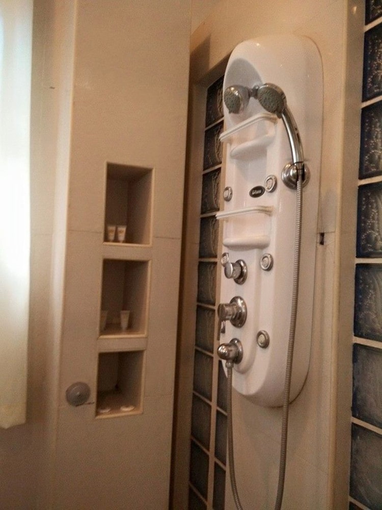Honeymoon Suite B photo 2