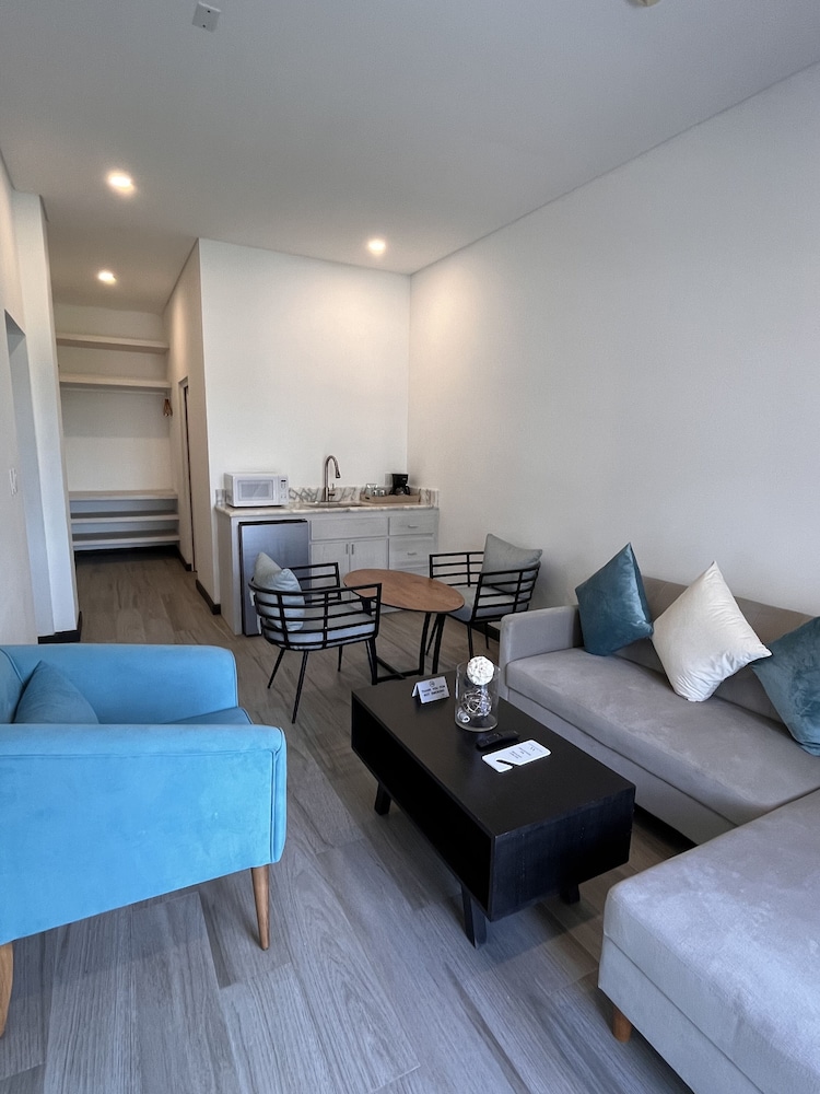 Luxury Suite photo 3