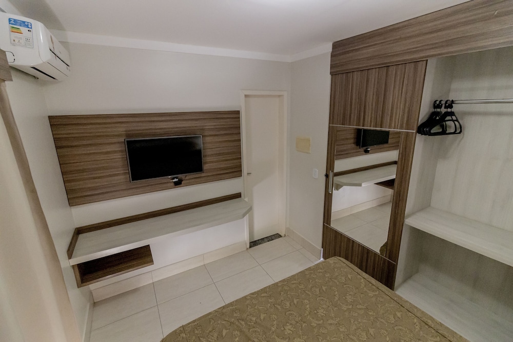 Basic Apartment photo 1