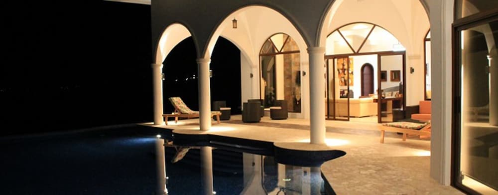 Luxury House, Ocean View photo 3