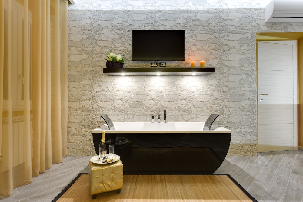 Design Suite, 1 Bedroom, Bathtub photo 3