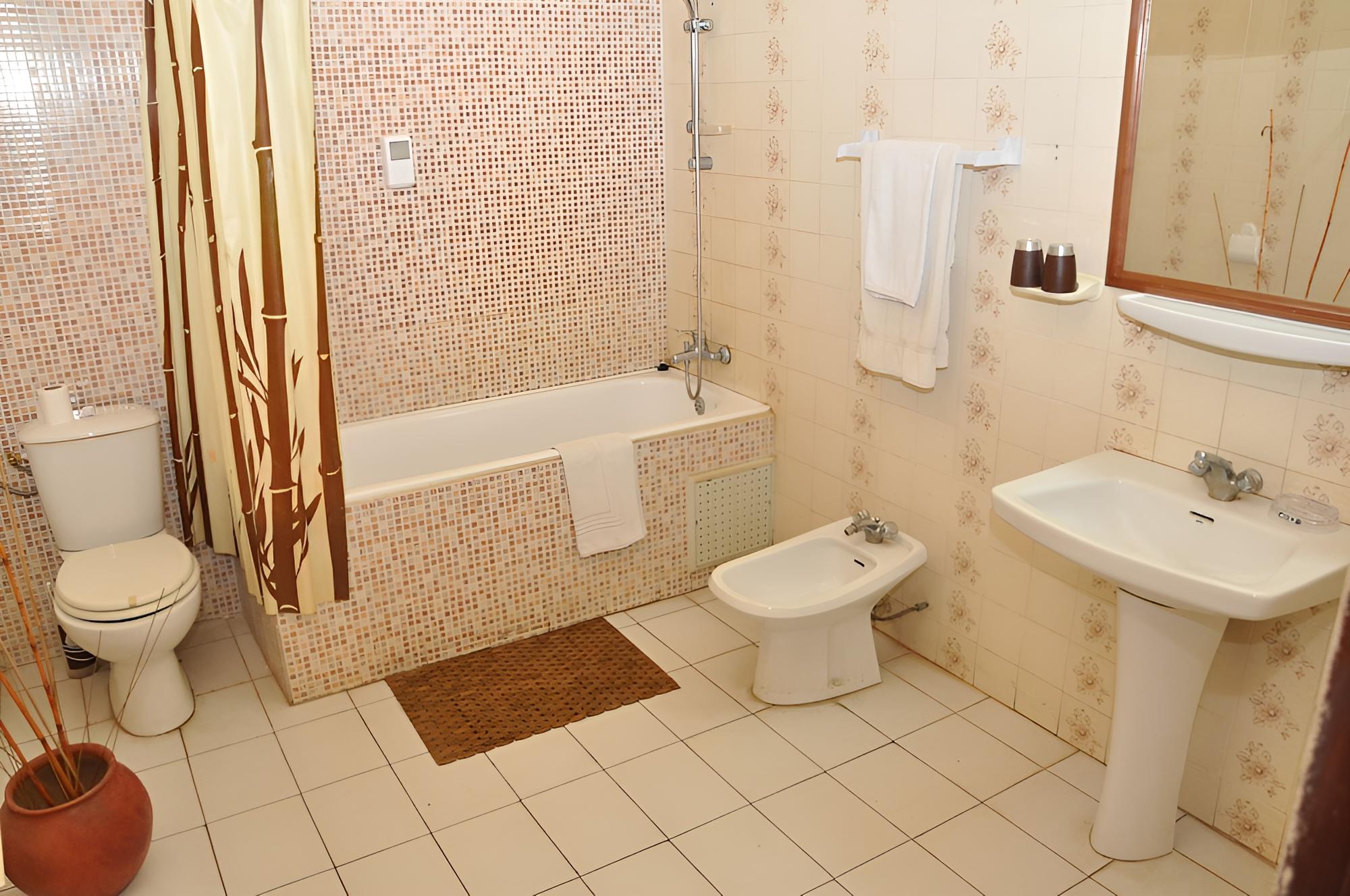 Triple Room - Photo 11