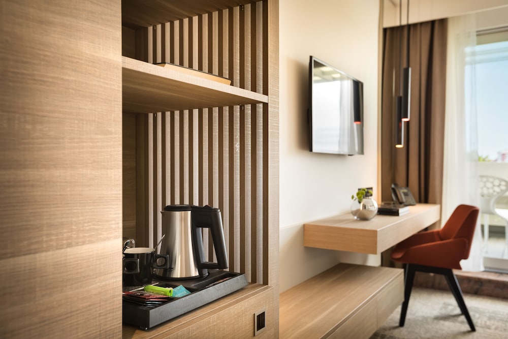 Standard Double or Twin Room - Photo 5