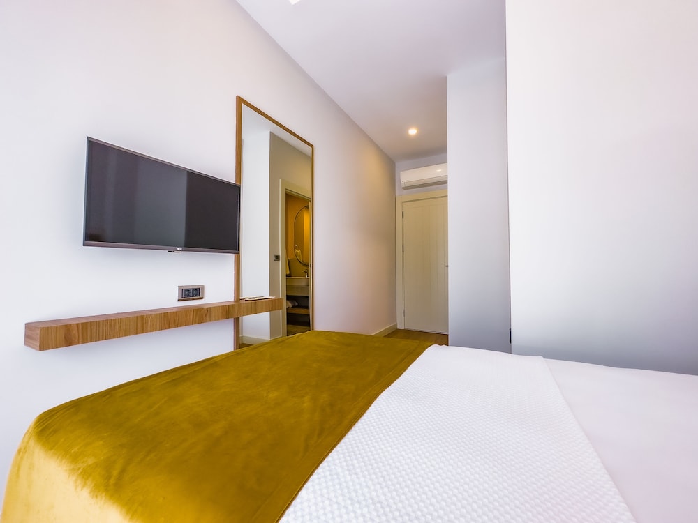 Deluxe Single Room, Side Sea View