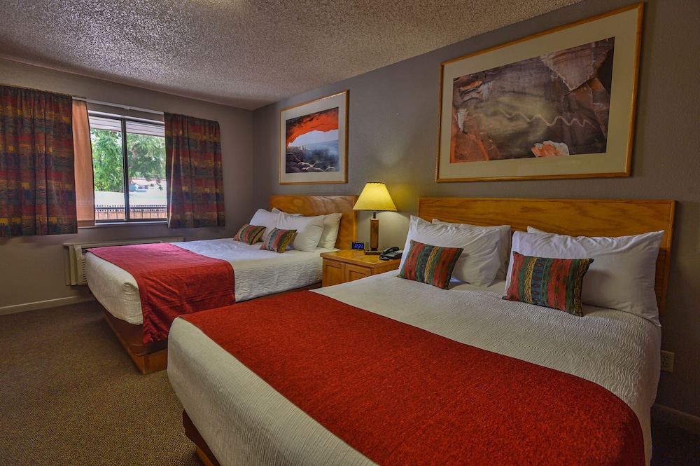 Room, 2 Queen Beds, Kitchenette photo 3
