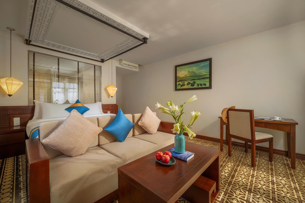 Junior Double Room, Non Smoking, River View photo 2
