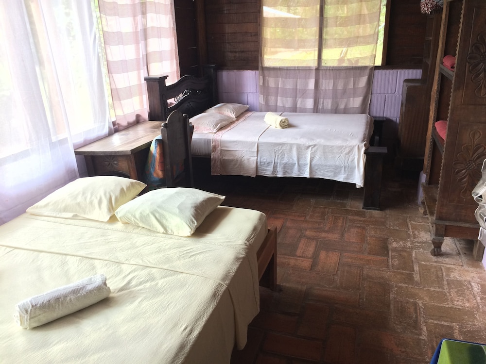 Quadruple Room, 2 Double Beds, Shared Bathroom, Partial Sea View