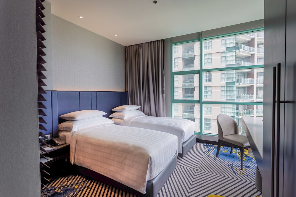 One Bedroom Suite Twin City View thumbnail 6