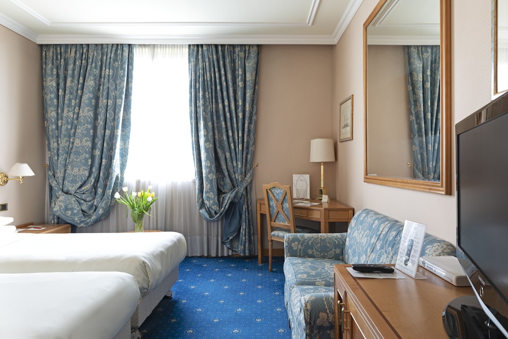 Classic twin room - Photo 2