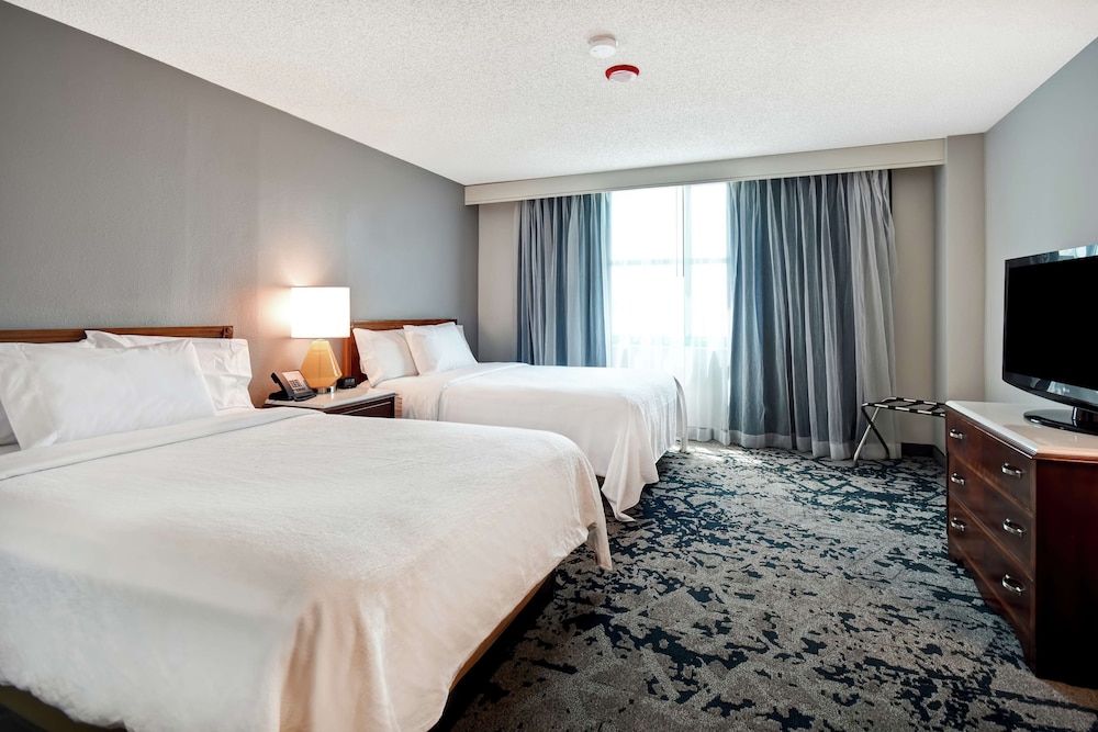 Suite, 2 Double Beds, Accessible, Bathtub - Photo 3