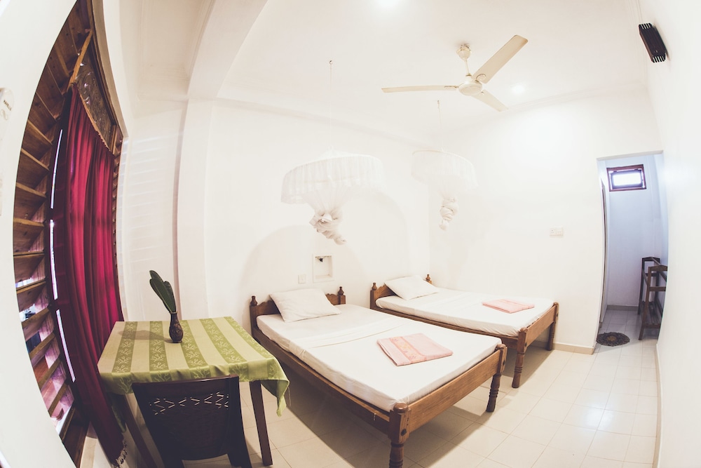 Basic Double Room, 1 Double Bed, Courtyard View photo 2