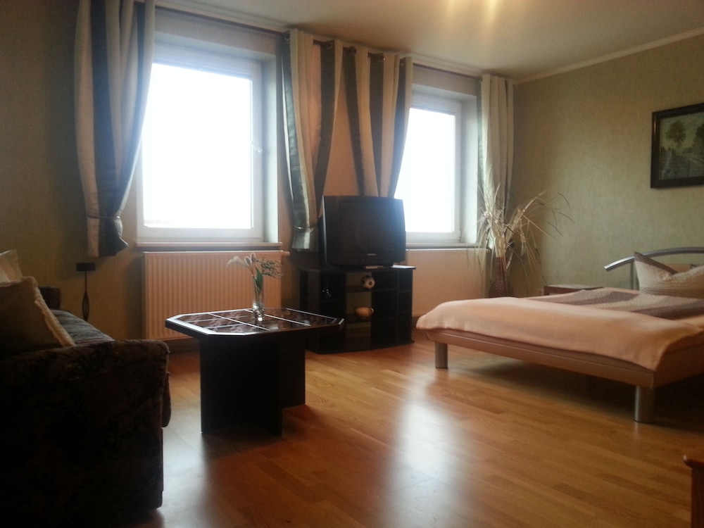 Economy Double Room, Shared Bathroom photo 2