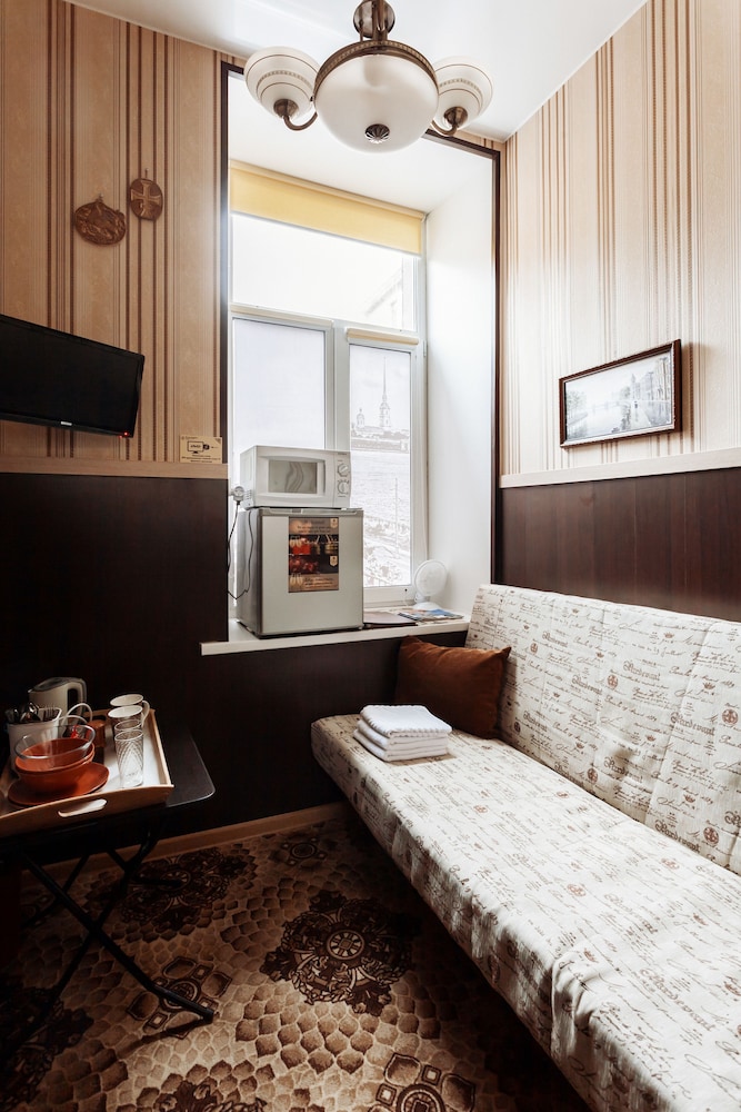 Economy Room
