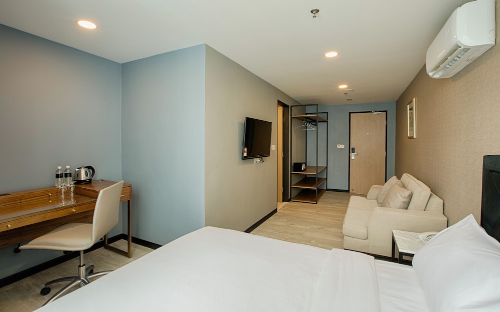 Executive Double Room, 1 Queen Bed, Non Smoking photo 3