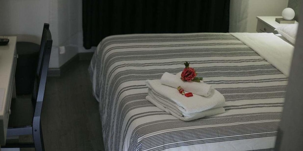 Deluxe Triple Room, 1 Bedroom, Ensuite, City View (External) photo 2