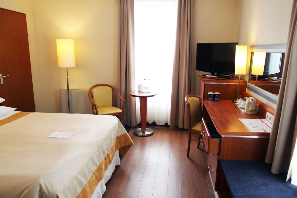 Business Room - Photo 8