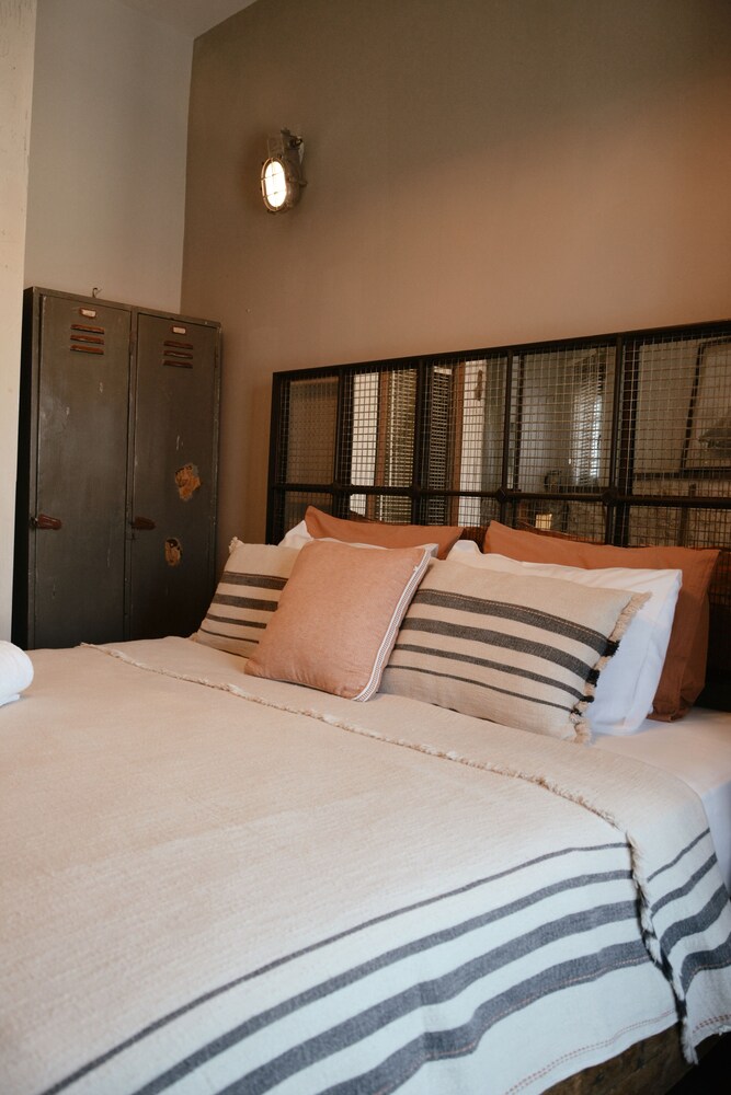 Deluxe Room, Partial Sea View photo 2