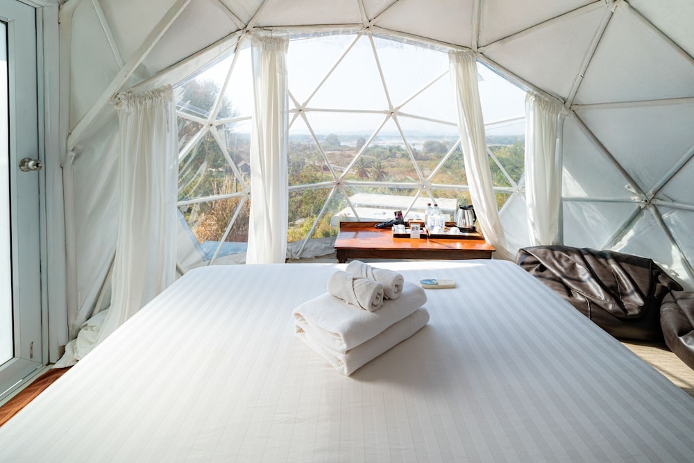 White Dome photo 2