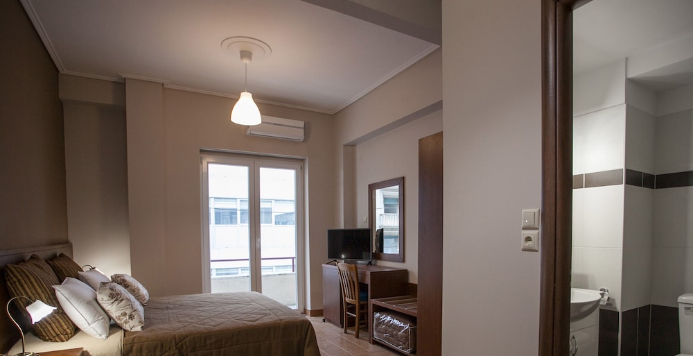 Single Room - Photo 1