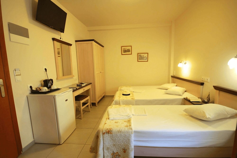 Triple Room - Photo 1