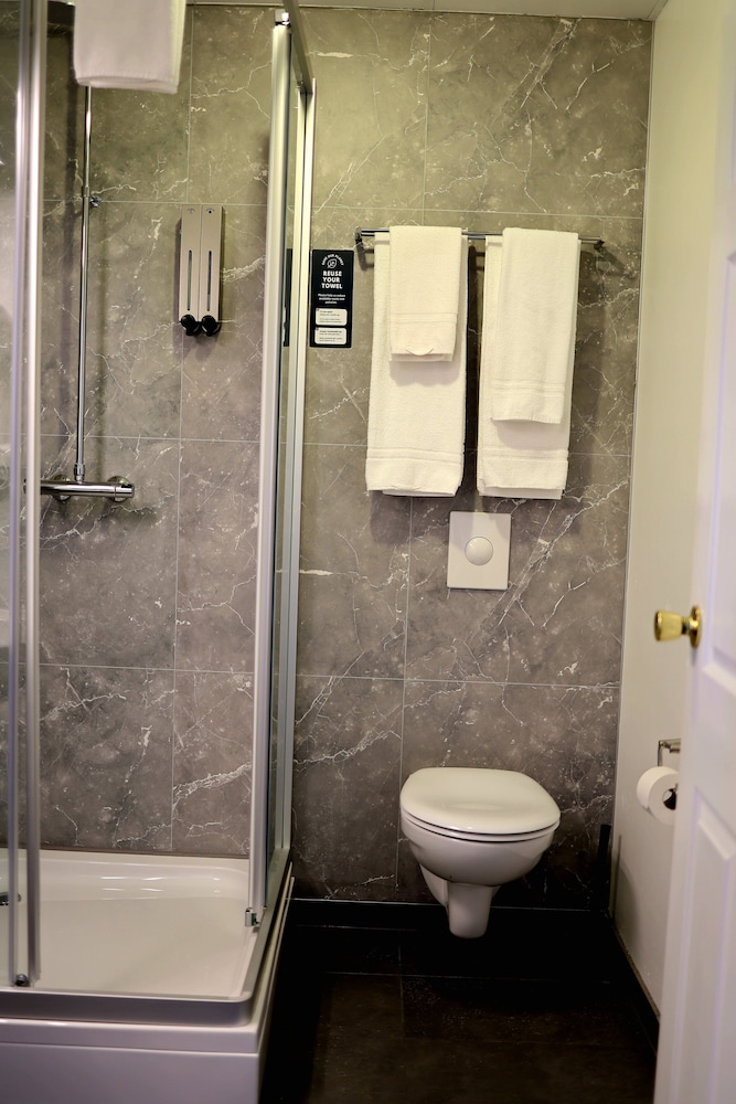 Standard Double or Twin Room - Photo 6