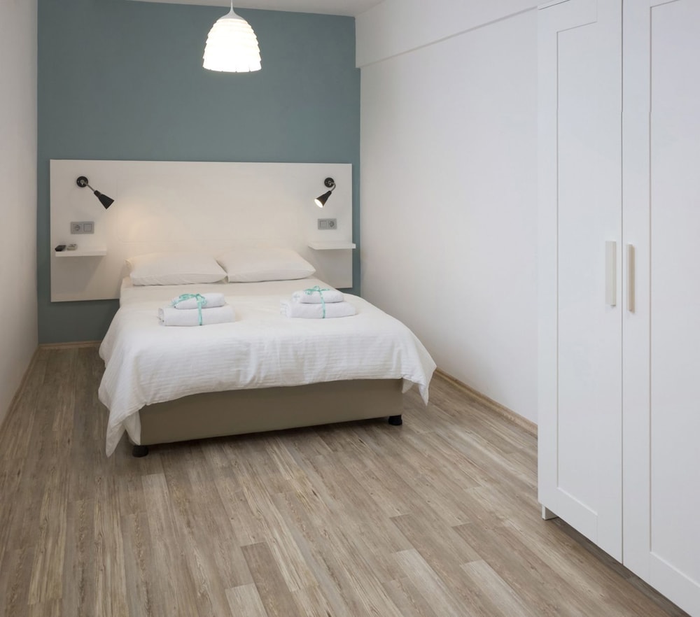 Economy Room, No Windows (No View)