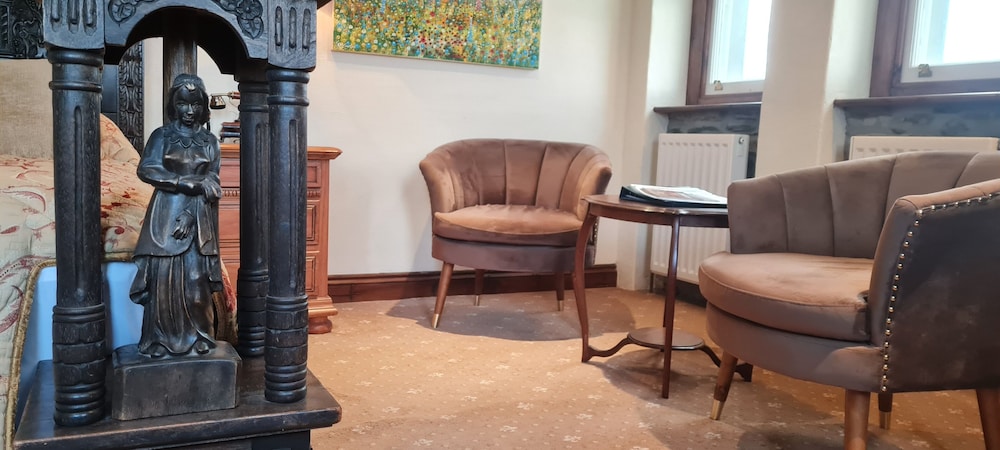 East Tower Junior Suite (Not Pet Friendly), photo 6