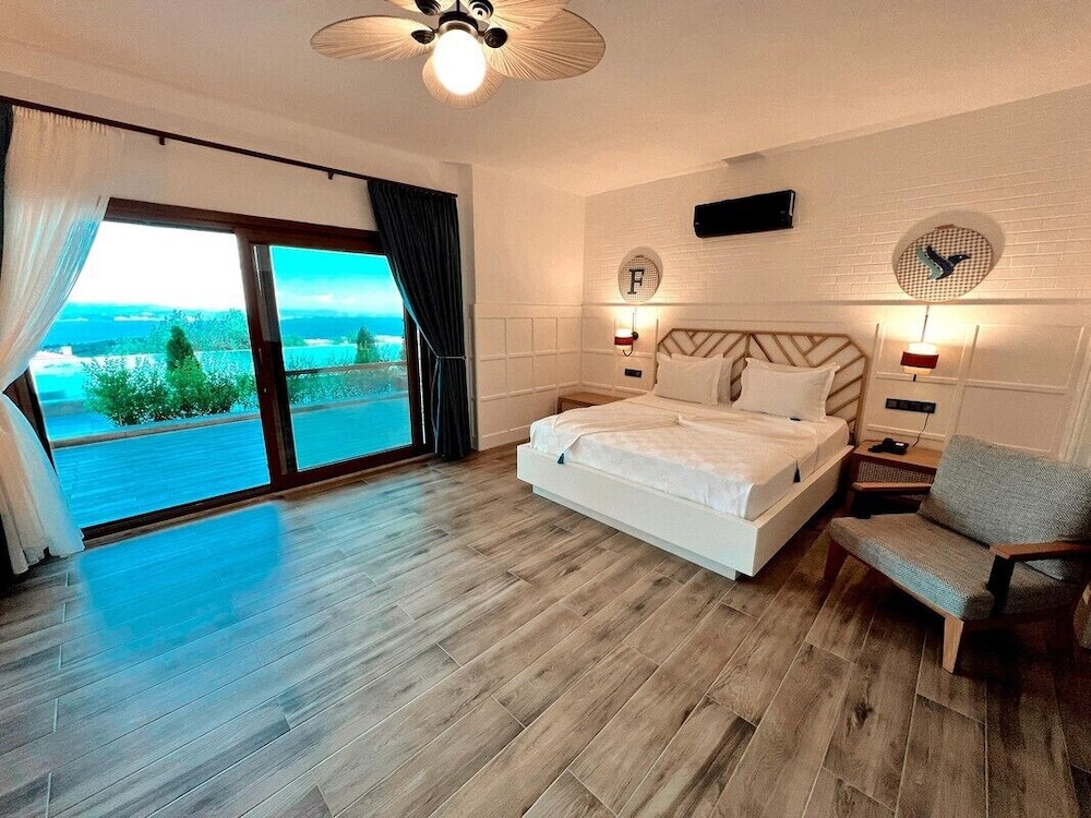 Junior Suite With Pool Entrance