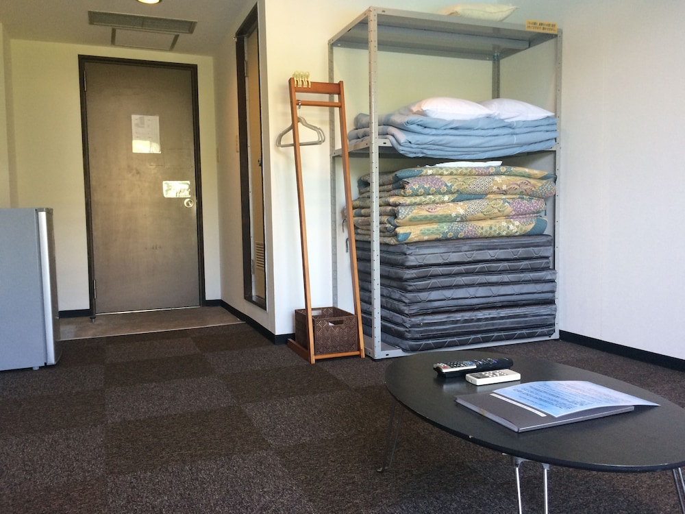 Japanese-Western Style Room [3 Futons, 2nd or 3rd floor, No elevator, Mountain side] Non-smoking photo 2