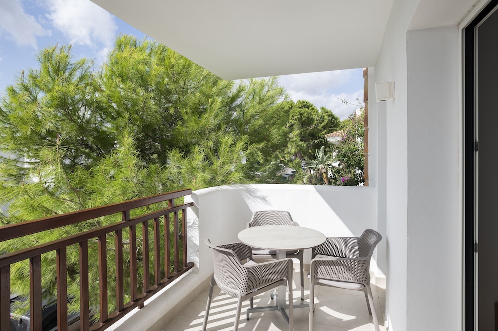 Superior Apartment, 1 Bedroom (Select, 2 Adults + 1 Child) photo 3