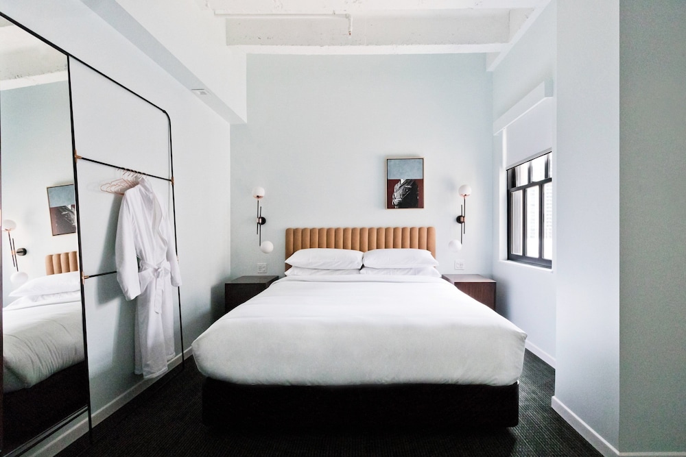 Cozy Queen, Guest room, 1 Queen - Photo 1