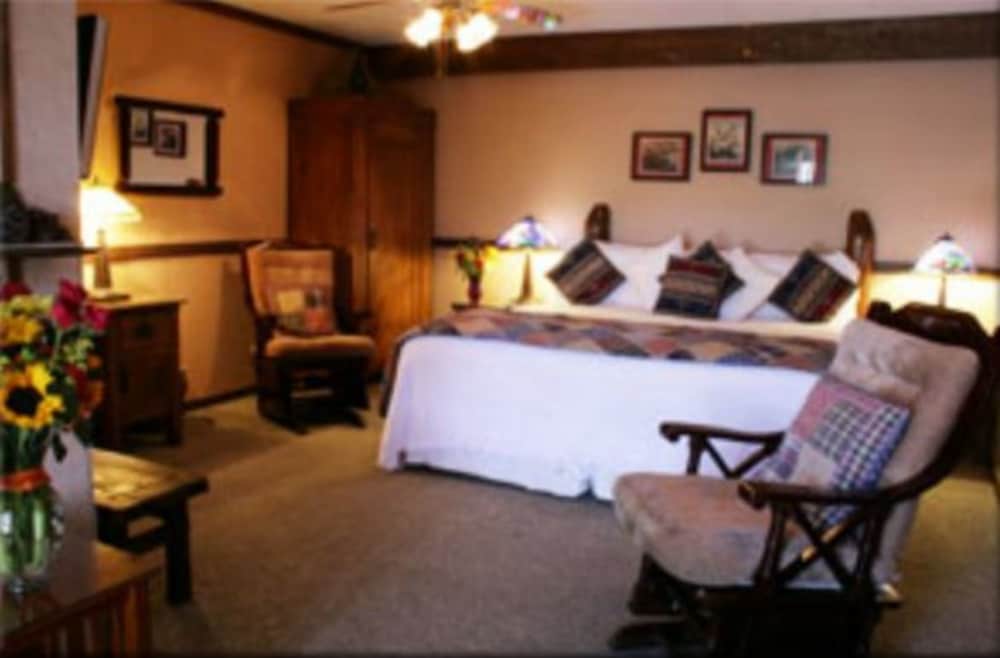 Superior Double Room, Ensuite (Desert Trail King Room) photo 2