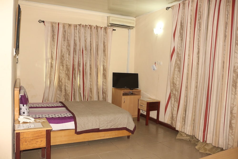 Standard Double Room photo 3