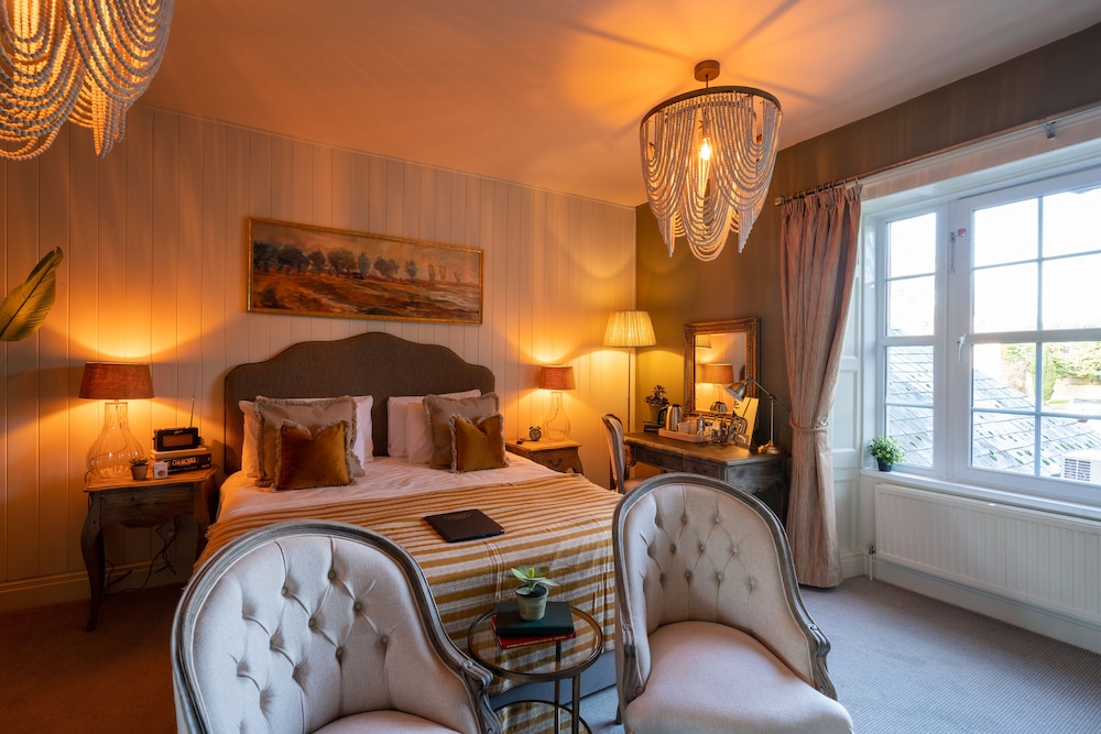Deluxe King Room photo 2