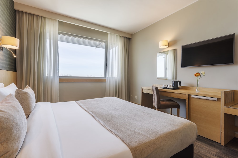 Standard Double or Twin Room - Photo 2