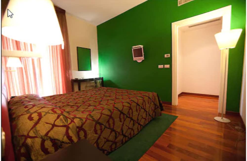 Double Room Single Use - Photo 1