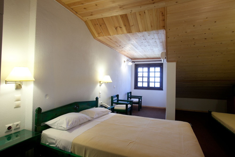 Basic Triple Room, 1 Bedroom (No balcony) photo 3