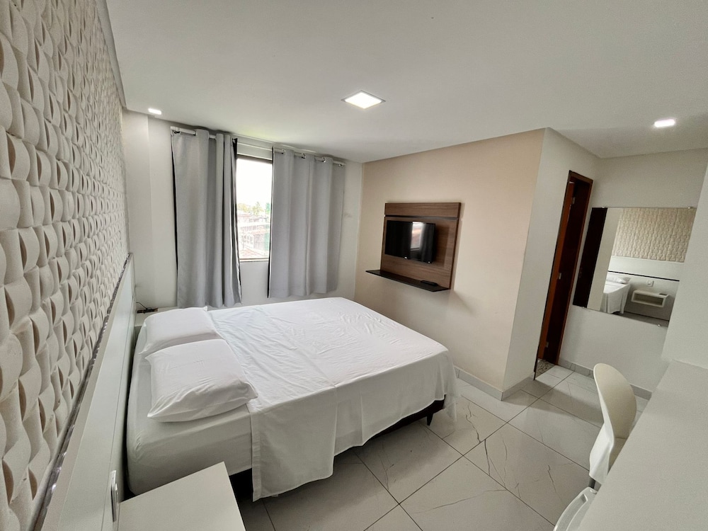 Deluxe Room, 1 Queen Bed, Air conditioning, Valley View