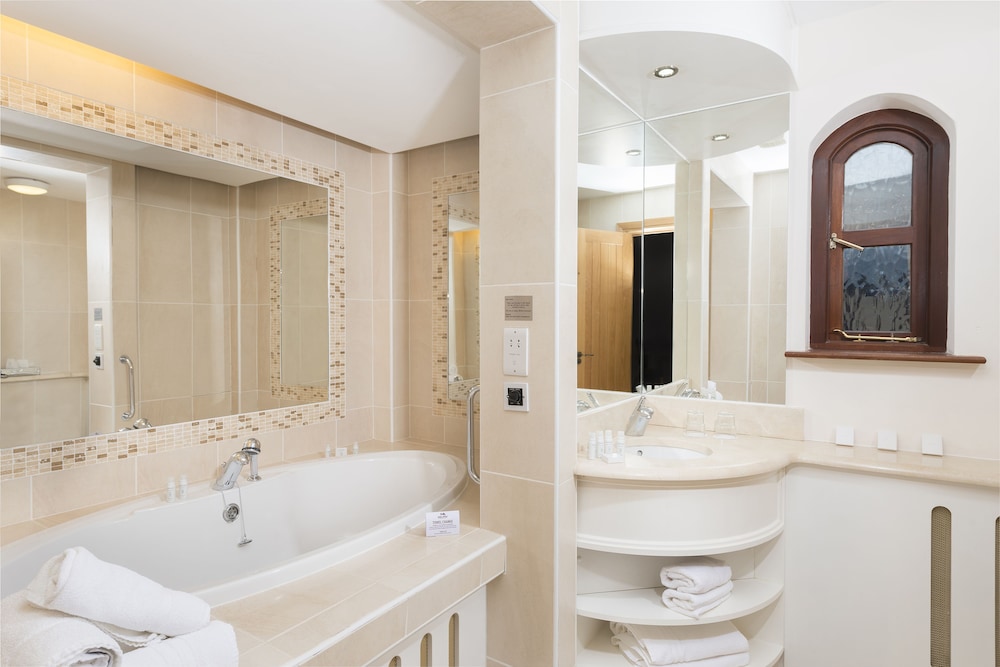 2 Bedroom Suite - Photo 4