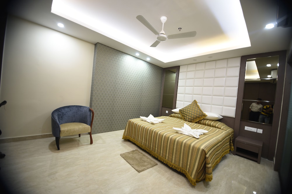 Basic Suite, 1 Queen Bed photo 3