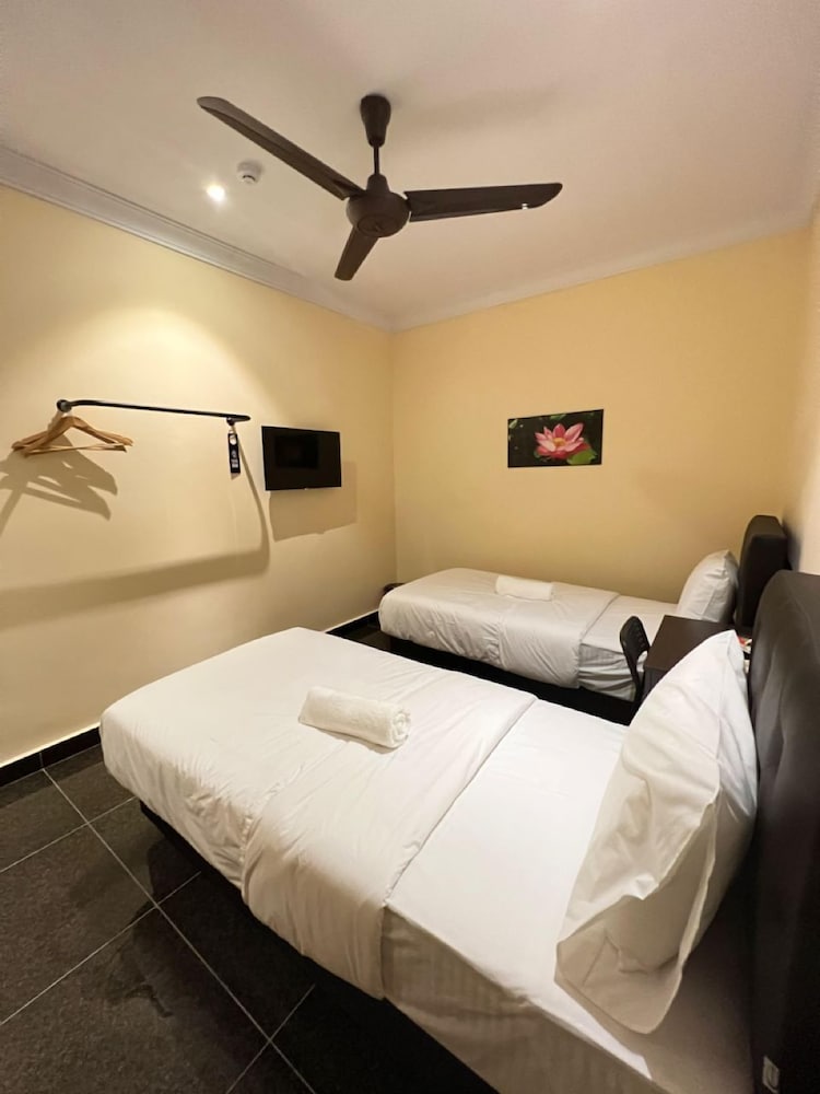 Deluxe Twin Room - Photo 2