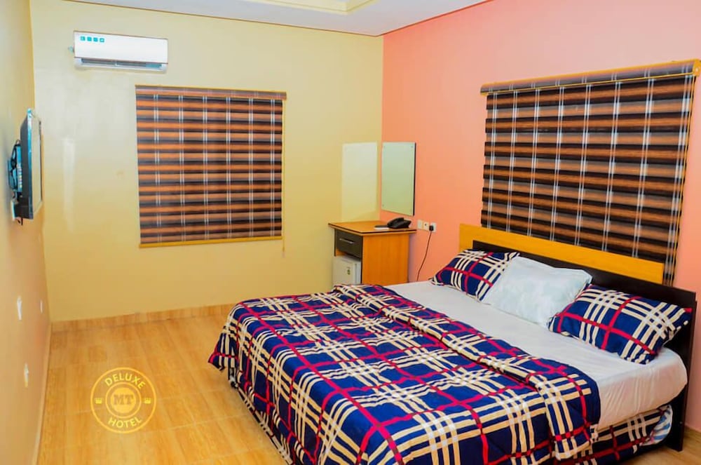 Executive Room - Photo 8