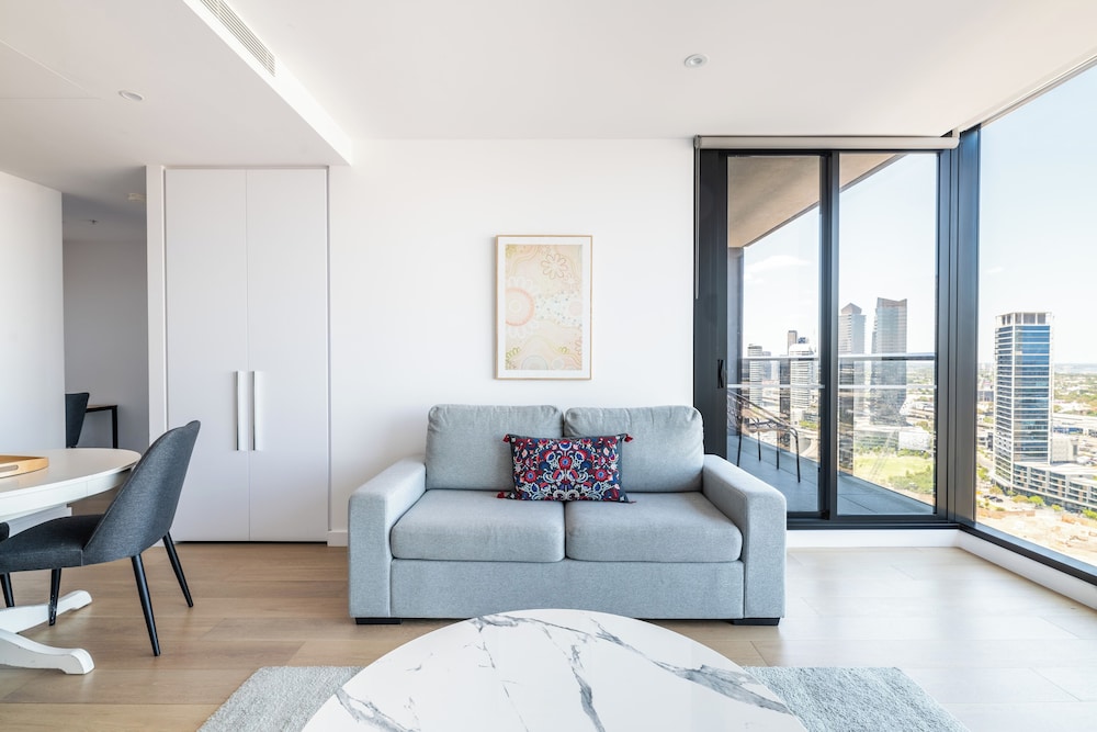 One-Bedroom Apartment + Study with Yarra Views photo 2