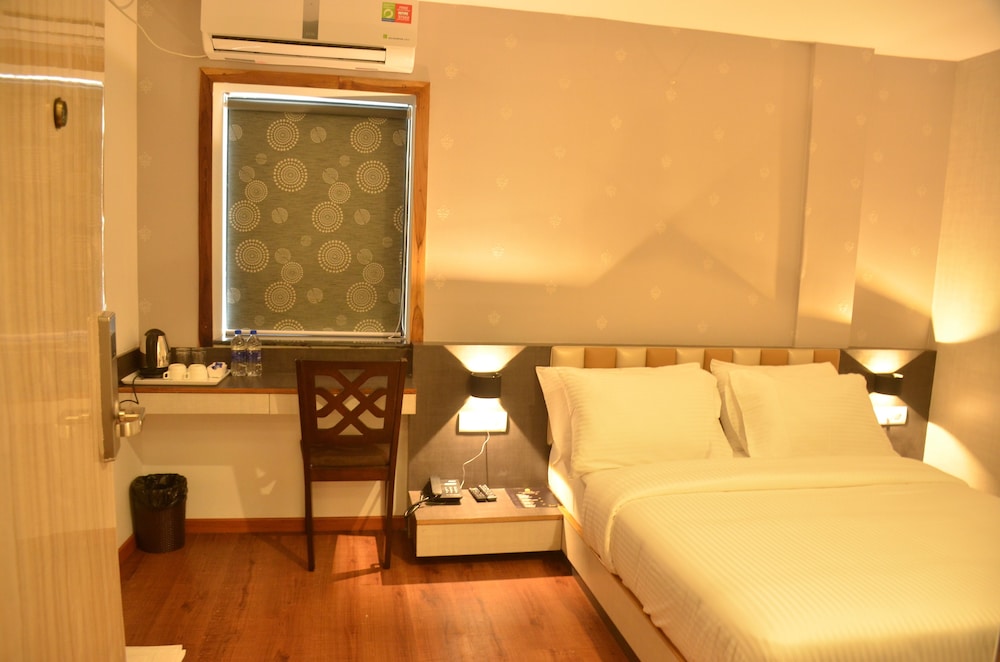 Executive Double A/C Room photo 2