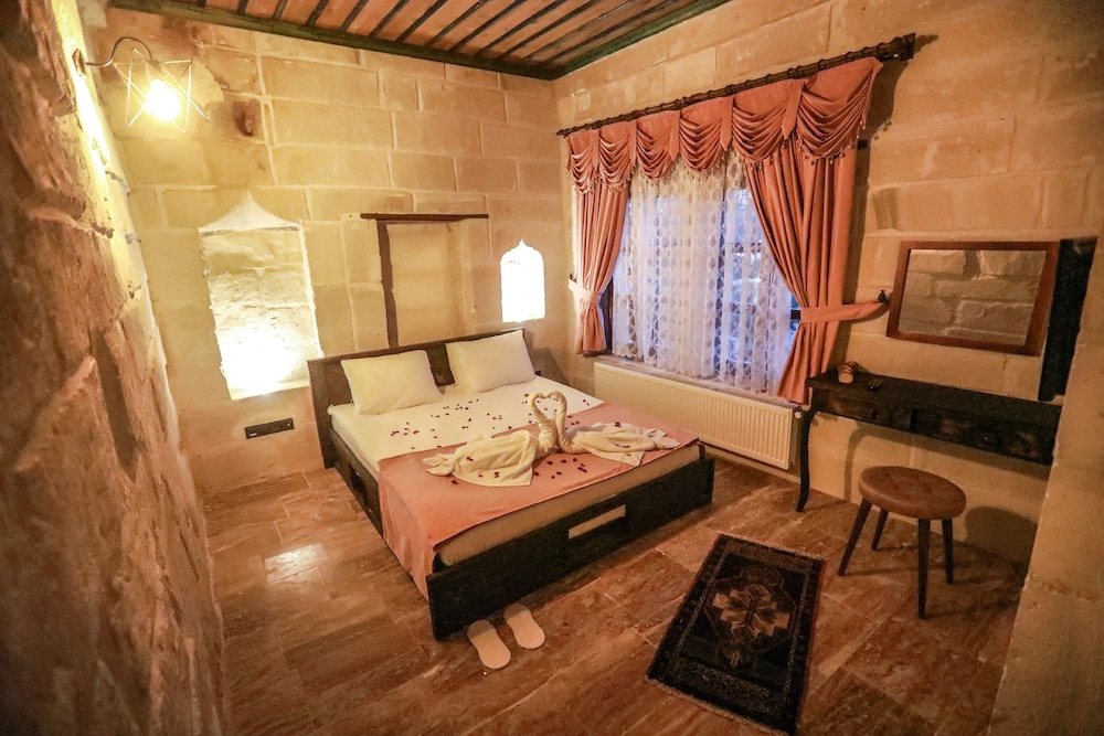 Deniz Stone Room - Photo 1