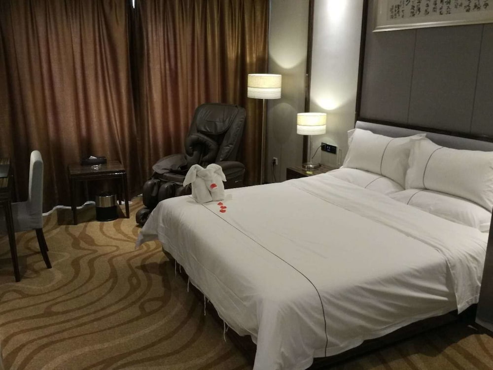 Superior Room (featuring Massage Chair) photo 2